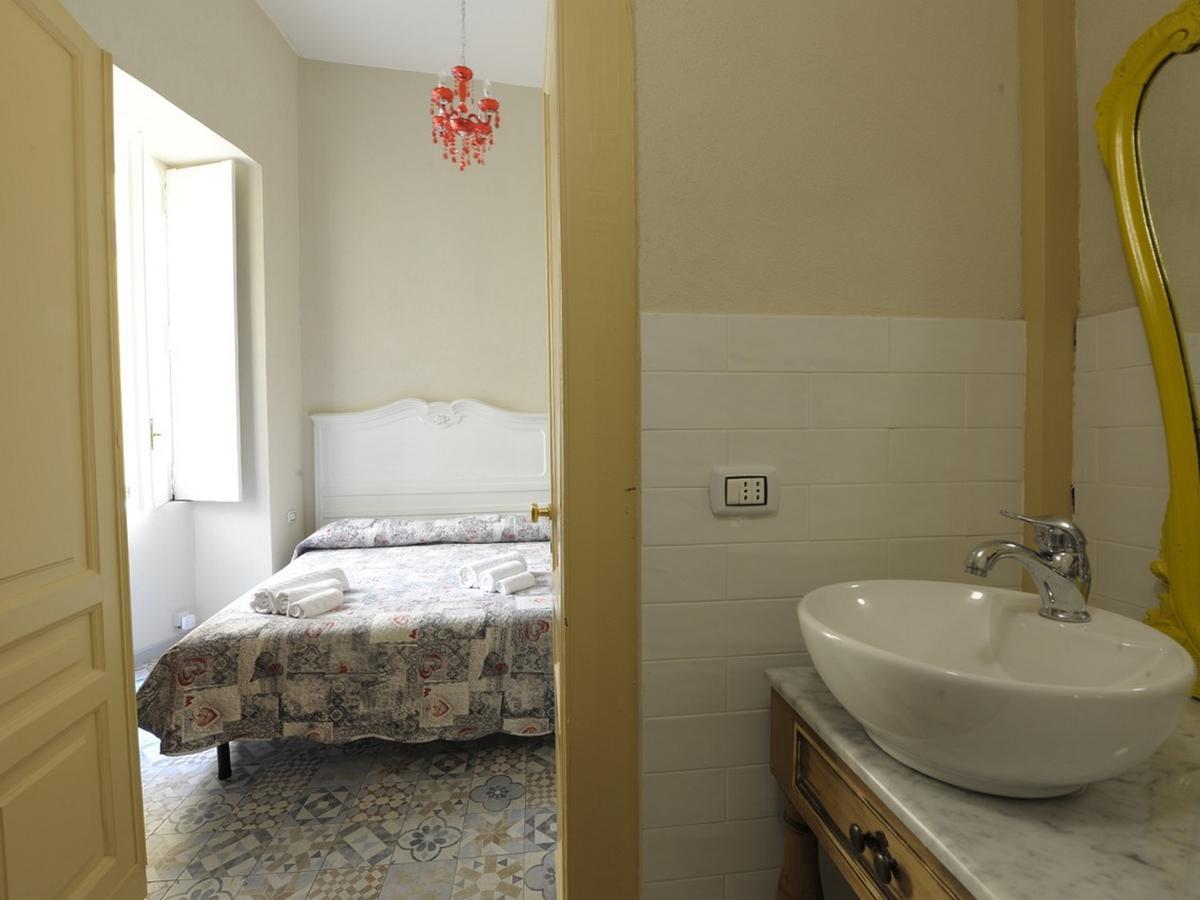 Angioino B&B & Spa Napoli Bagian luar foto